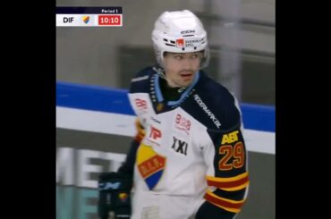 Linus Klasen står för en läcker assist till Axel Andersson.