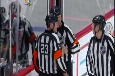 John Moore blows up Dale Weise - Match Penalty
