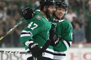 Stars erupt for four goals in the 1st period of Game 4