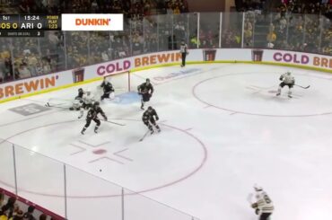 David Pastrňák scores top corner vs Coyotes (1/9/2024)