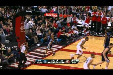 Andre Miller Connects with Marcus Camby