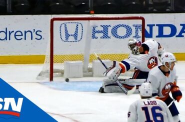 Ryan Kesler Surprises Thomas Greiss With Shot From Way Out To Score