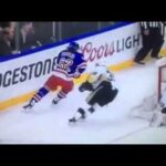 David Perron slashed Carl Hagelin (April 16th 2015)