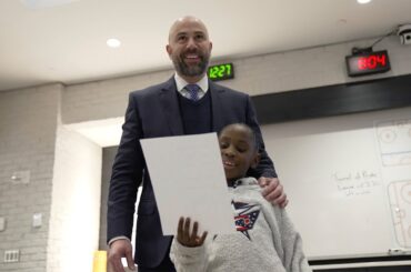 Blue Jackets Pediatric Cancer Hero, Riley, Announces Starting Lineup to Team ❤️💙