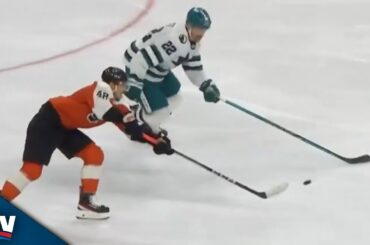 Flyers' Morgan Frost Floats Perfect Saucer Pass to Joel Farabee for Breakaway Goal