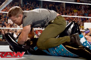 Neville vs. King Barrett: Raw, Aug. 10, 2015