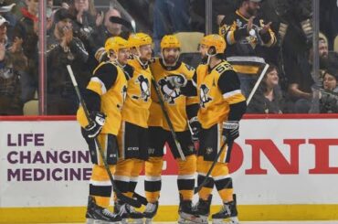 Teddy Blueger scores coming out of penalty box | Bruins - Penguins 19 Jan 2020