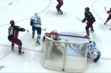 Mike Smith Epic Swan Dive