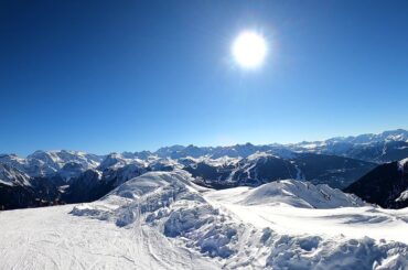 View Courchevel from La Plagne Verdons 2500m - Bluebird Skiing