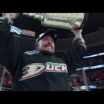 #TBT Emotional Teemu Selanne Captures Stanley Cup