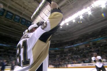 Gotta See It: Phil Kessel thrilled to lift the Stanley Cup