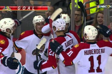 Gotta See It: Bjugstad uses slick no-look pass to feed Barkov