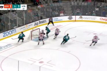 Mike Smith makes save, sends McDavid on a breakaway in OT with an assist of the year candidate.