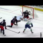 Vasily Podkolzin punishes Blue Jackets for turnover (26 nov 2021)