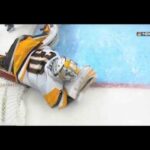 MATT MURRAY - RIDICULOUS Glove Save on John Tavares (Nov 30)