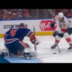 Panthers' Aleksander Barkov Solves Stuart Skinner With Slick Move Down Low