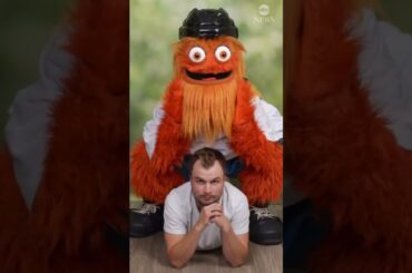 Gritty’s family photoshoot with Scott Laughton