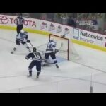 Thomas Greiss with an amazing glove save.