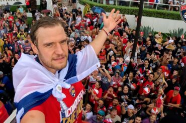 FIN CAM: Barkov & Lundell PARTY with Cup at Panthers Parade 🏆🇫🇮