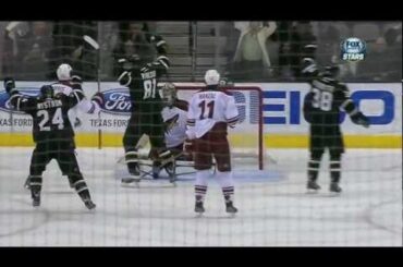 Brenden Dillon First NHL Goal 02.01.2013