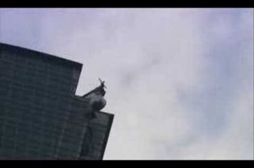 Extreme Felix Baumgartner jumping off Taipei 101 首次從101跳樓成功