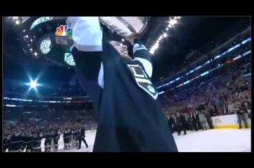 Anže Kopitar lifting the Stanley cup 2012