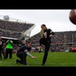 Patrick Kane's field goal attempt