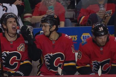 Flames' top line breaks out purple Gatorade for luck