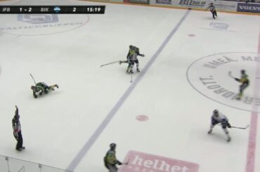 Upprörda känslor efter Höggrens tackling - TV4 Sport