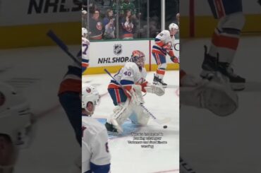 Semyon Varlamov dialing in the hands during warmups. #GoalieGearSnob #SemyonVarlamov #NYIslanders